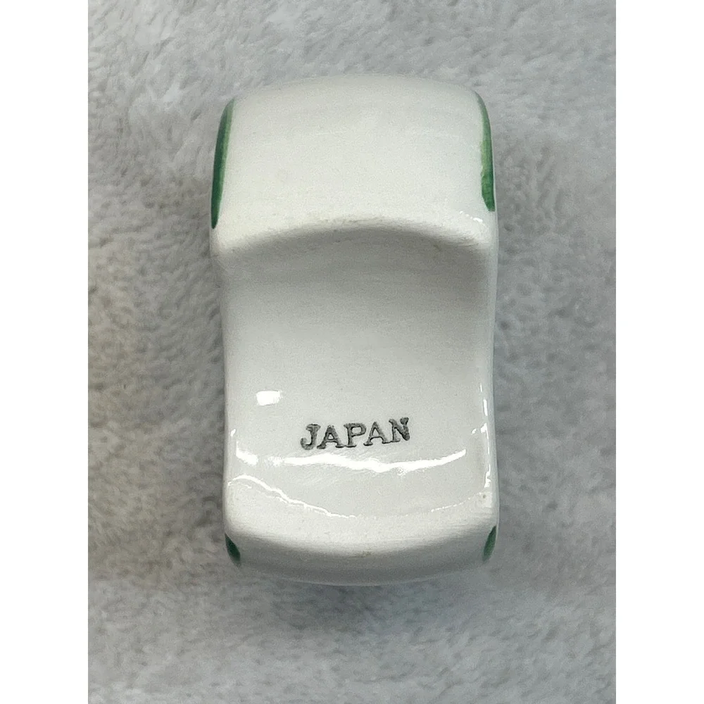 Vintage Ceramic Napkin Rings White Holly Berry Christmas Set of 8 Japan Holiday